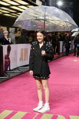09292019_-_Judy_European_Premiere_-_Red_Carpet_VIP_Arrivals_010.jpg