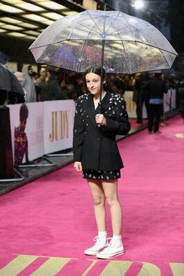 09292019_-_Judy_European_Premiere_-_Red_Carpet_VIP_Arrivals_012.jpg