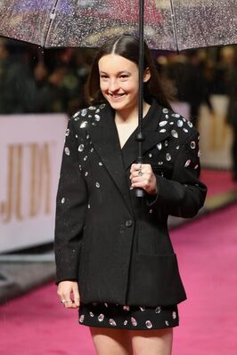 09292019_-_Judy_European_Premiere_-_Red_Carpet_VIP_Arrivals_017.jpg