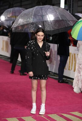 09292019_-_Judy_European_Premiere_-_Red_Carpet_VIP_Arrivals_019.jpg