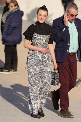 02282023_-_Christian_Dior_-_Outside_Arrivals_-_Paris_Fashion_Week_-_Womenswear_Fall_Winter_009.jpg