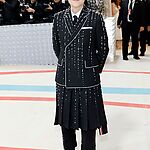 Filename=05012023_-_Met_Gala_2023_-_Karl_Lagerfeld_Red_Carpet_Looks_004.jpg
Filesize=246KiB
Dimensions=1366x2048
Date added=Jun 28, 2023 05012023_-_Met_Gala_2023_-_Karl_Lagerfeld_Red_Carpet_Looks_004.jpg